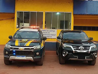 PRF apreende Hilux com registro de roubo durante fiscalização na BR-262