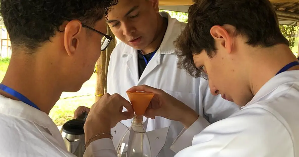 Estudantes do IFMS conquistam medalhas com foguetes artesanais