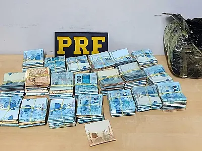 Mais de R$ 200 mil são apreendidos pela PRF em ônibus que seguia para Corumbá