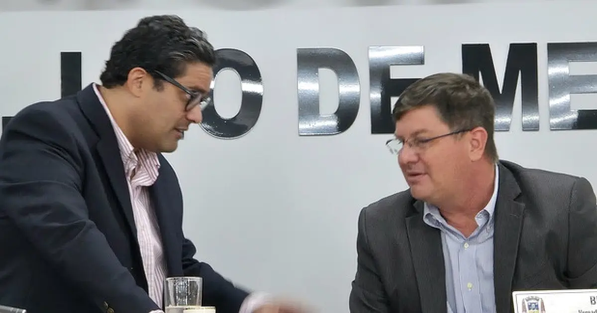 Vereadores questionam presença de motorista reserva em viagens de ônibus