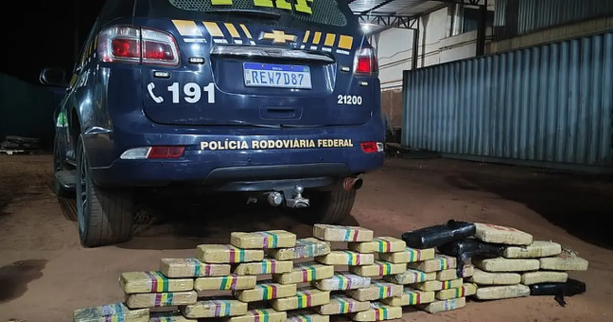 PRF apreende 47 kg de drogas escondidas em pneus de caminhão na BR-262