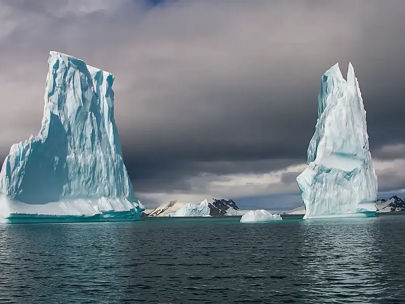 Estudo brasileiro alerta para degelo acelerado nas calotas polares