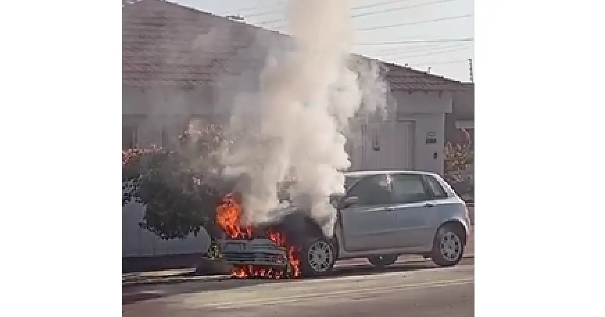 Carro incendiado mobiliza Bombeiros na área central de Ladário