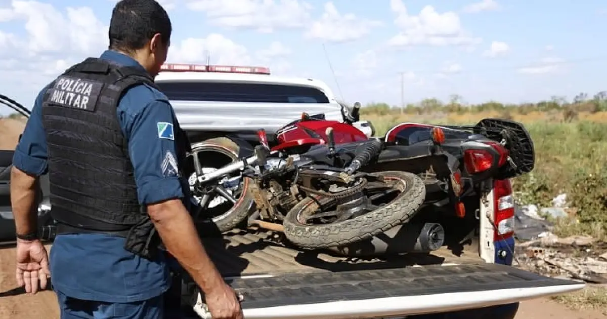 PM recupera moto escondida dentro de valeta aos fundos do aeroporto