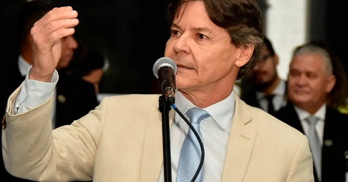 Paulo Duarte entrega R$ 400 mil em emendas a escolas e instituto no Pantanal