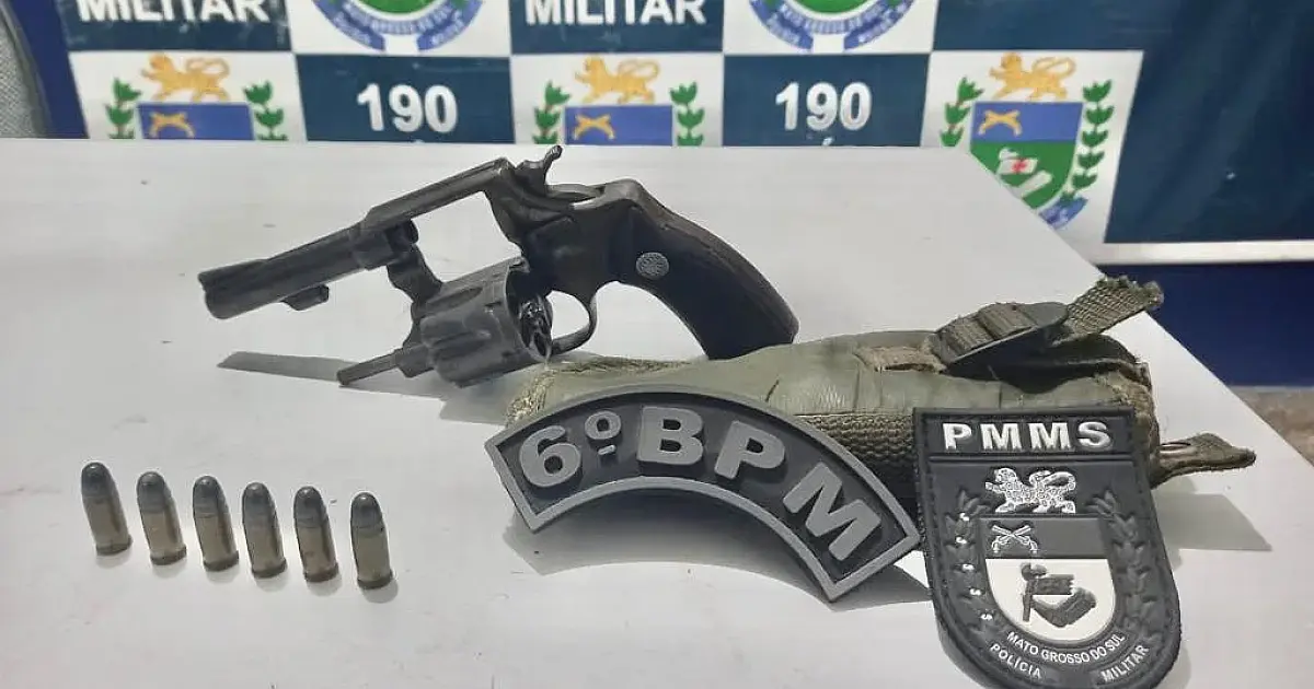 PM apreende arma e munições em casa de marido agressor