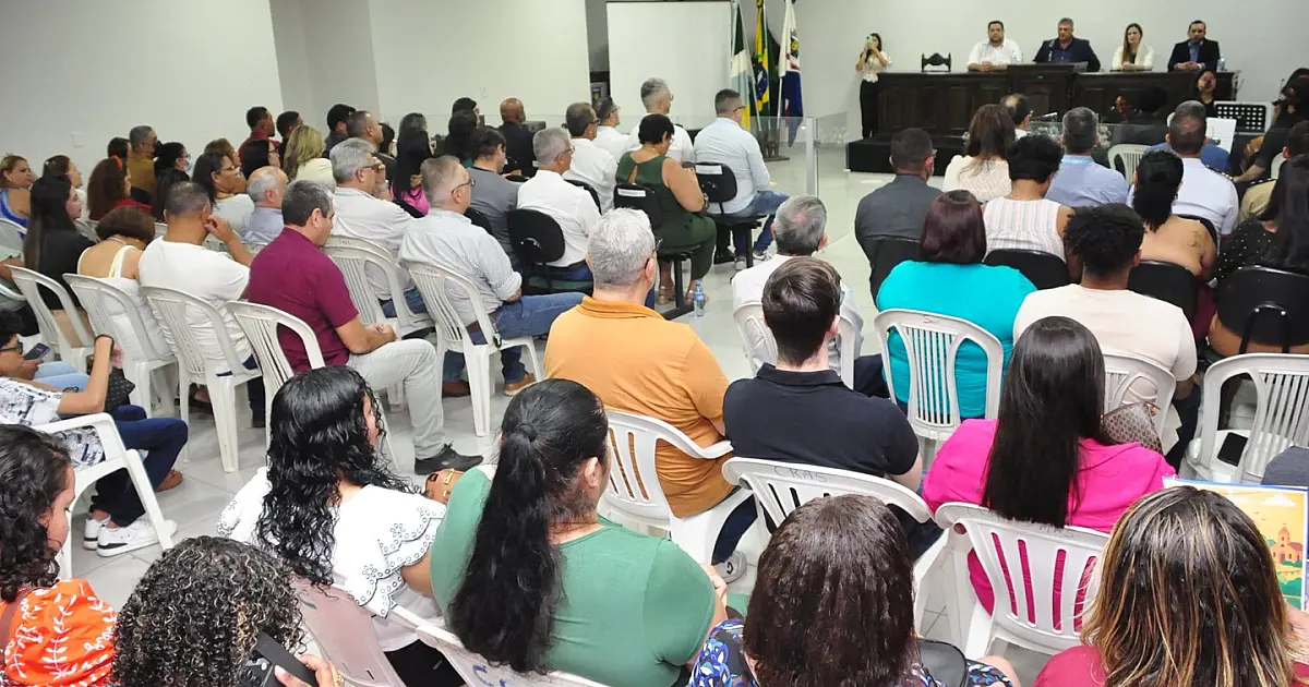 Ladário discute futuro urbano em conferência municipal com participação popular