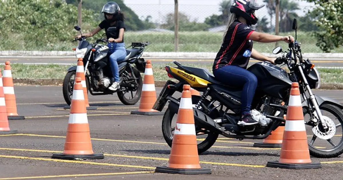 Governo federal estuda acabar com exigência de autoescola para tirar CNH