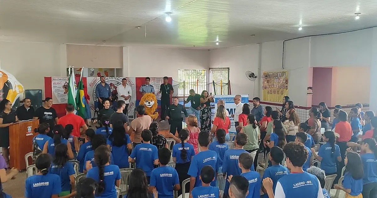 Abertura do PROERD reúne alunos, pais e autoridades em Ladário