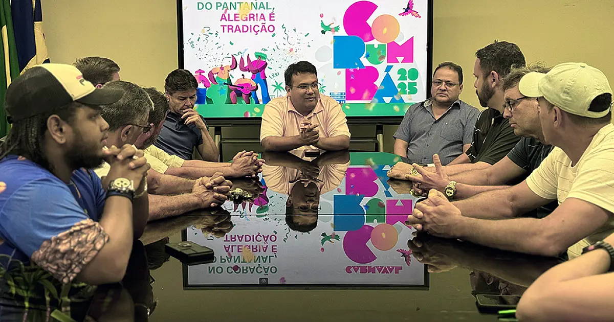 Prefeitura formaliza repasse de recursos para escolas de samba