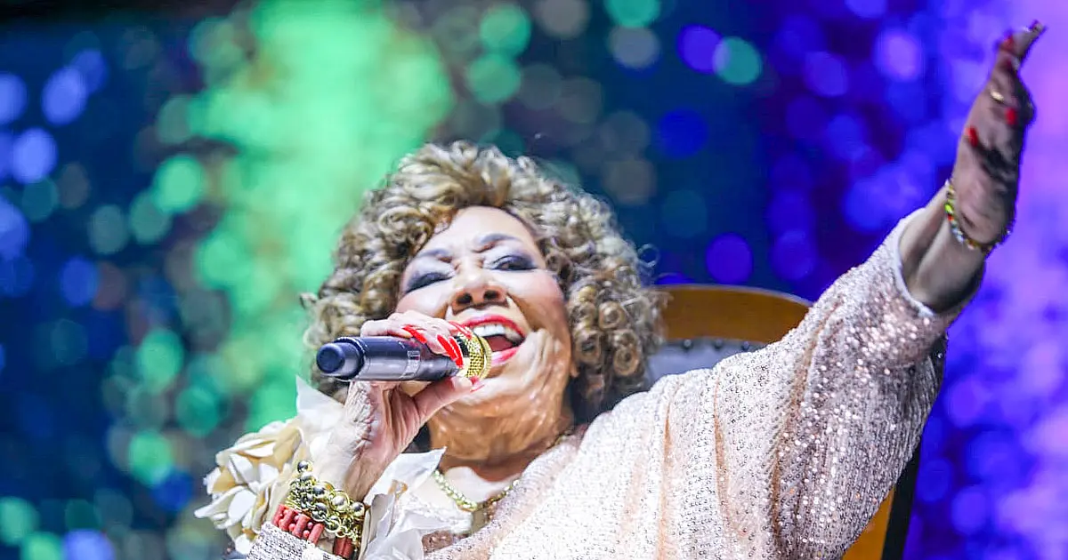 Alcione reúne fãs de todas as idades em noite de emoção no Festival América do Sul