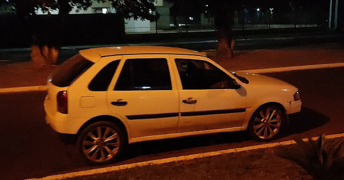 PMA persegue veículo, prende dois traficantes e apreende 26 kg de maconha