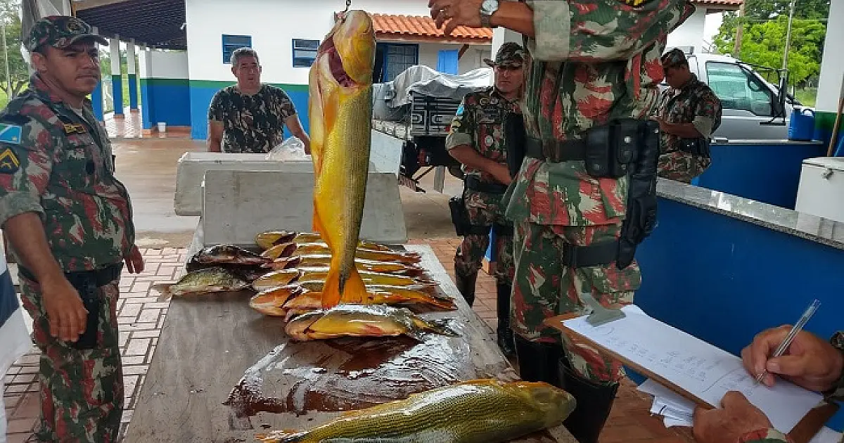 PMA prende turistas com pescado ilegal e aplica multa