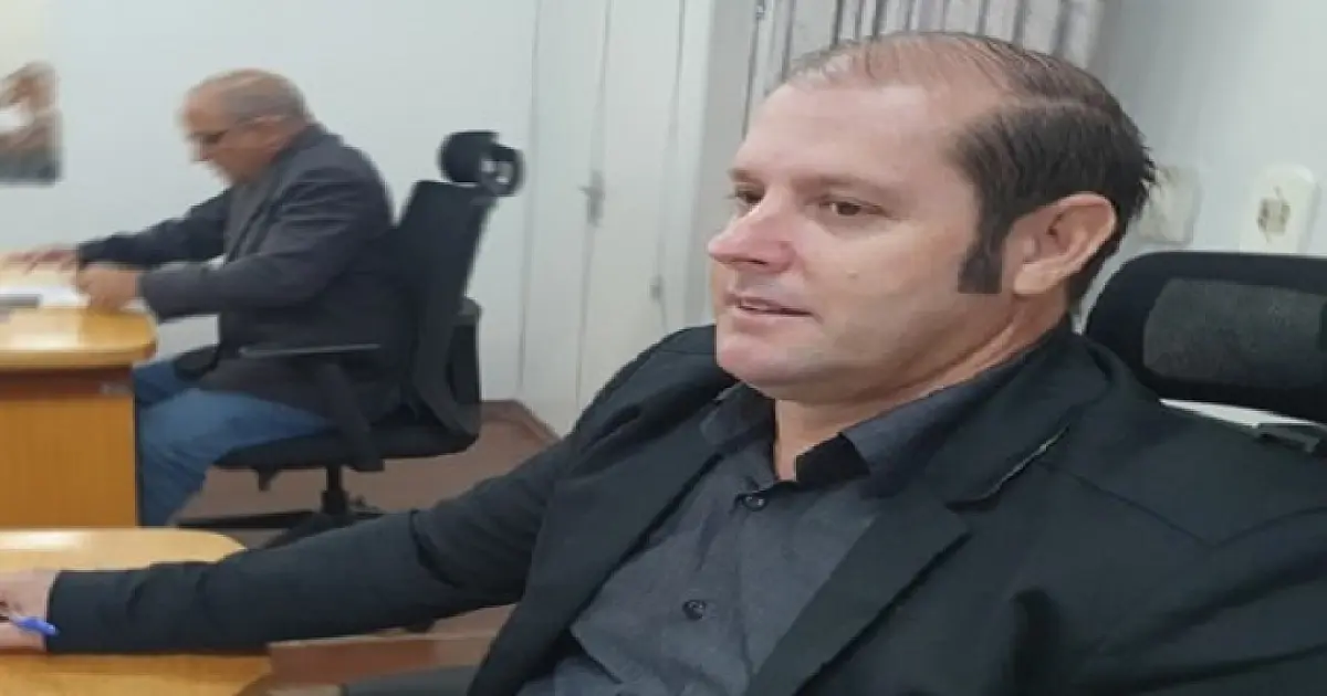 Vereador solicita obras de infraestrutura para atender bairros da cidade