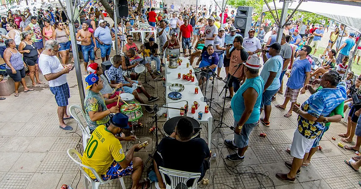 Roda de samba agita foliões e dita o ritmo do pré-Carnaval de Corumbá
