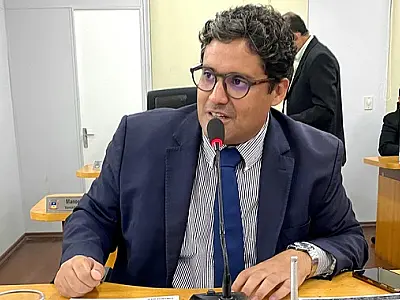 Situação de senhora que perambula pelas ruas da cidade preocupa Chicão Vianna