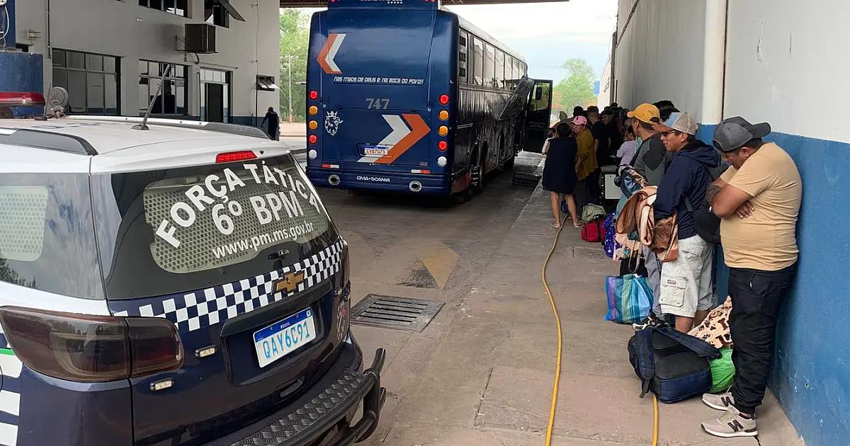 Cinco são presos com cápsulas de cocaína em ônibus que seguia para SP