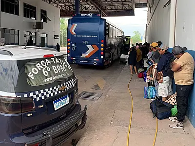 Cinco são presos com cápsulas de cocaína em ônibus que seguia para SP