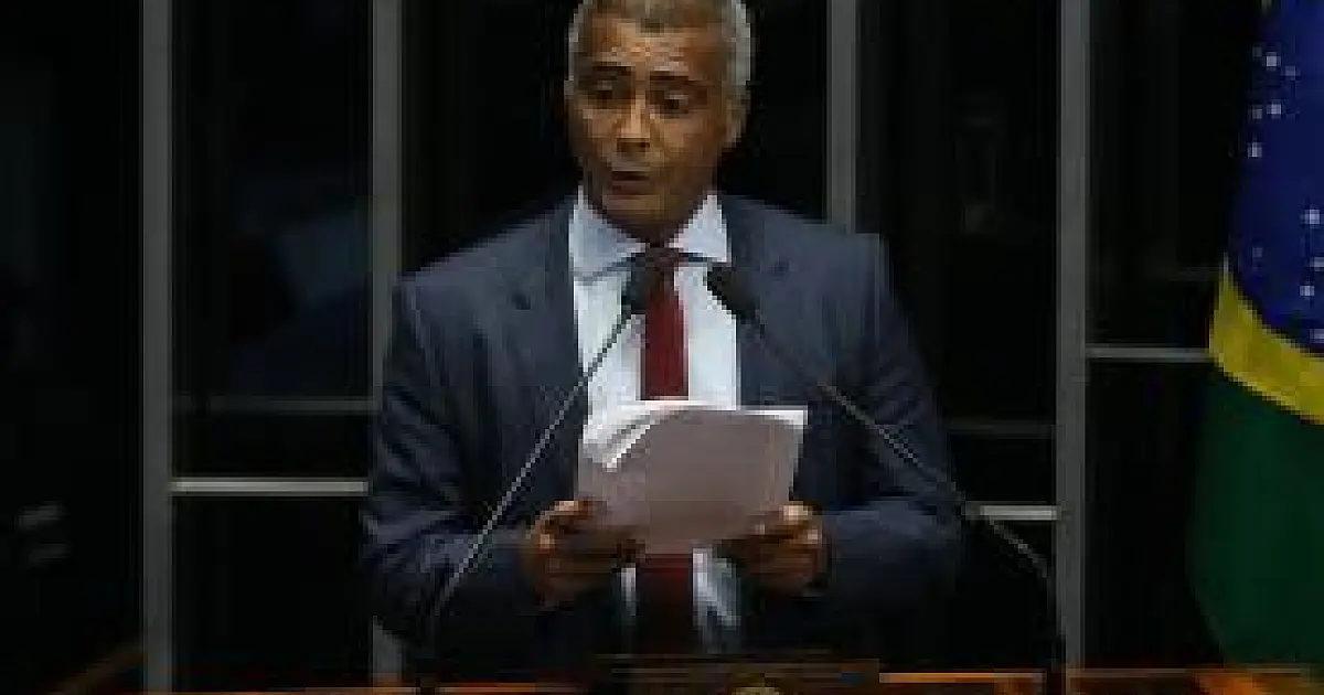 Após 12 horas de discursos: 44 declaram voto pelo impeachment e 18 contra
