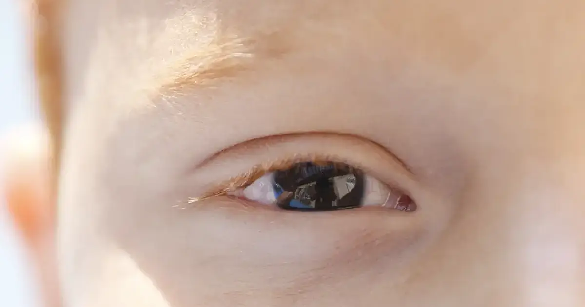 Cartilha sobre saúde ocular na infância orienta pais e professores