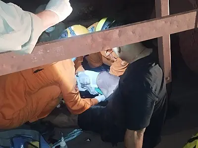 Colisão em carreta estacionada causou fratura exposta e lesão ocular em motociclista