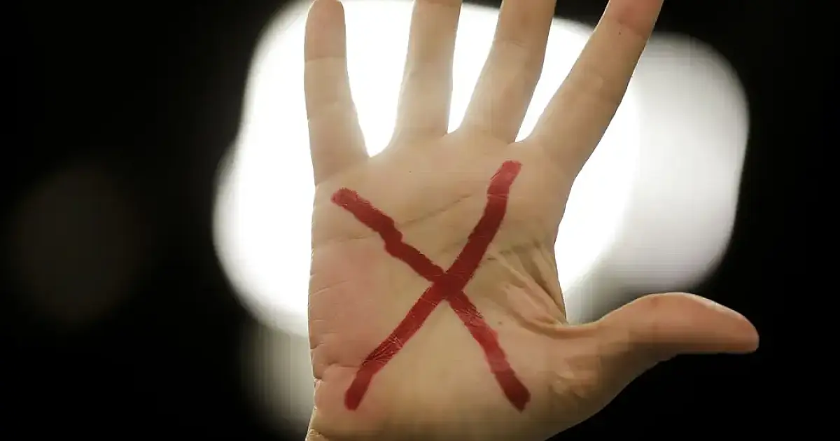 Violência digital contra mulheres atinge níveis alarmantes