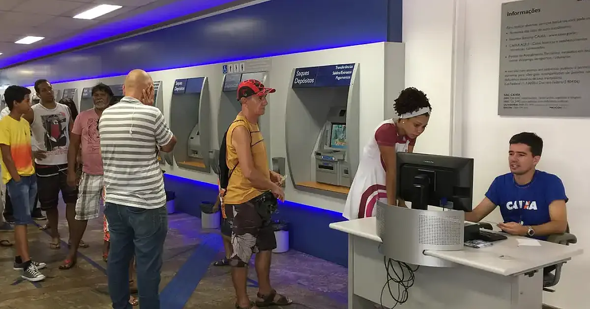 Bancos voltam a funcionar normalmente hoje