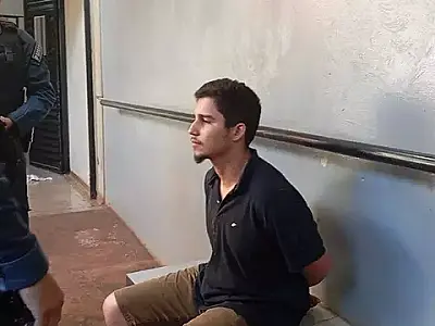 Jovem que matou a mãe é preso dormindo em ponto de venda de drogas