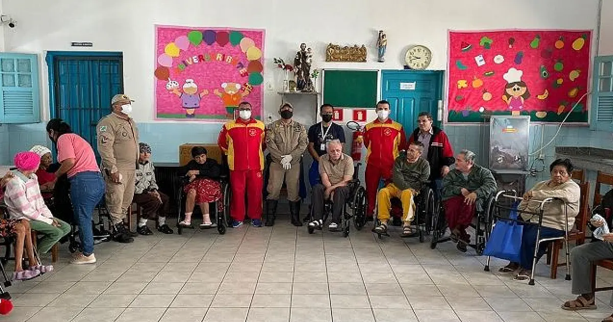Projeto dos Bombeiros em Corumbá proporciona atividades físicas para idosos do Asilo São José