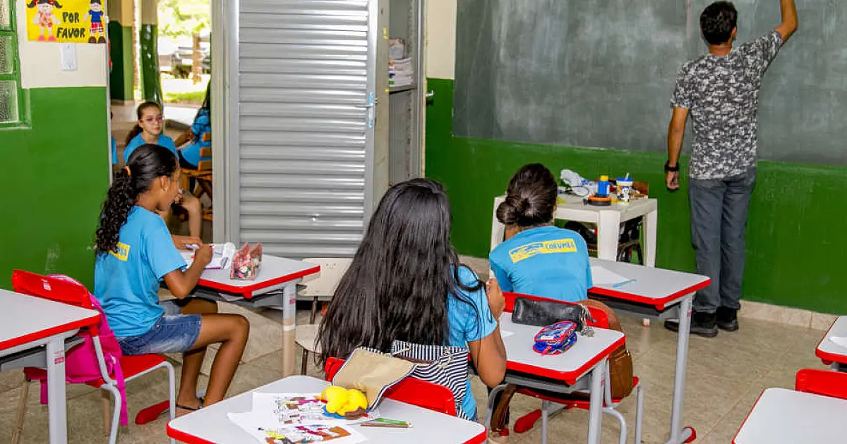 Corumbá reajusta salário de professor em 6,42%
