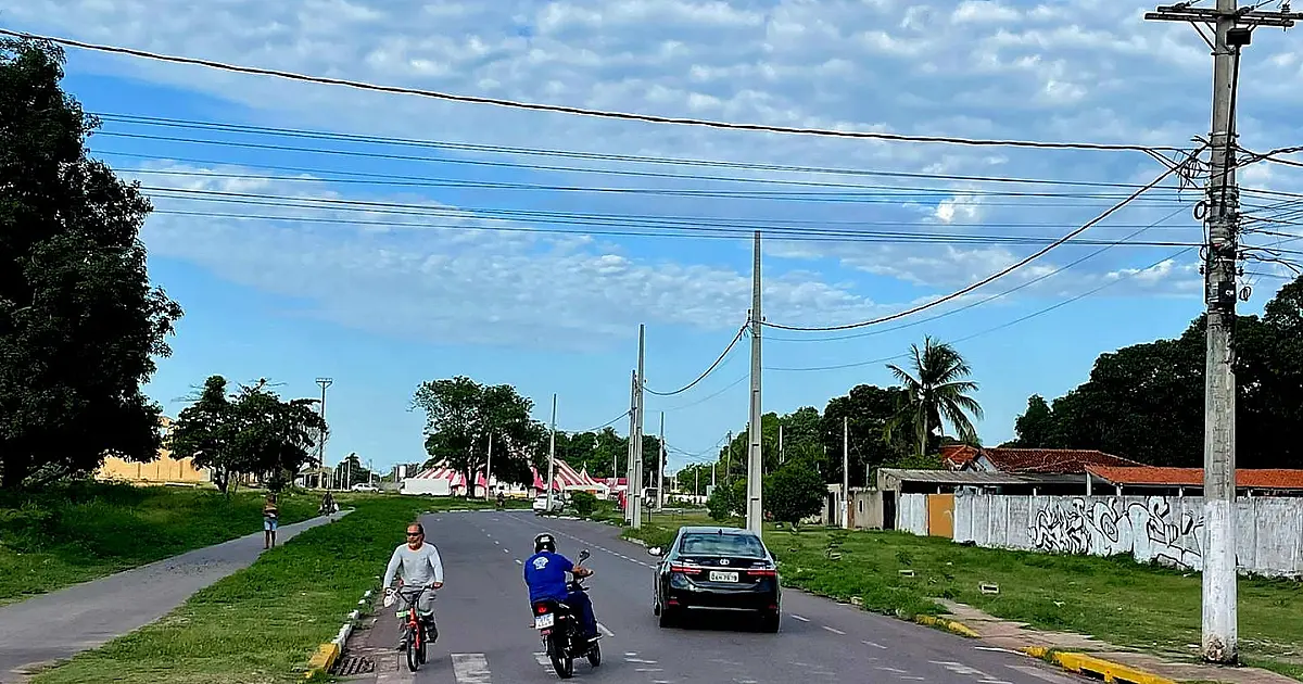 Vereadora Hanna cobra sistema de iluminação pública na Avenida Santa Cruz