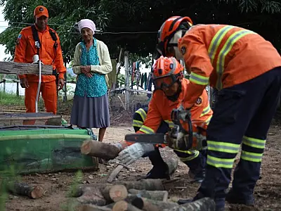 Bombeiros e ribeirinhos vivem em cooperação na Barra do São Lourenço