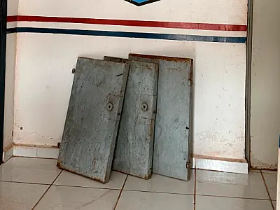 Guarda Civil de Ladário recupera tampas de lixeiras furtadas