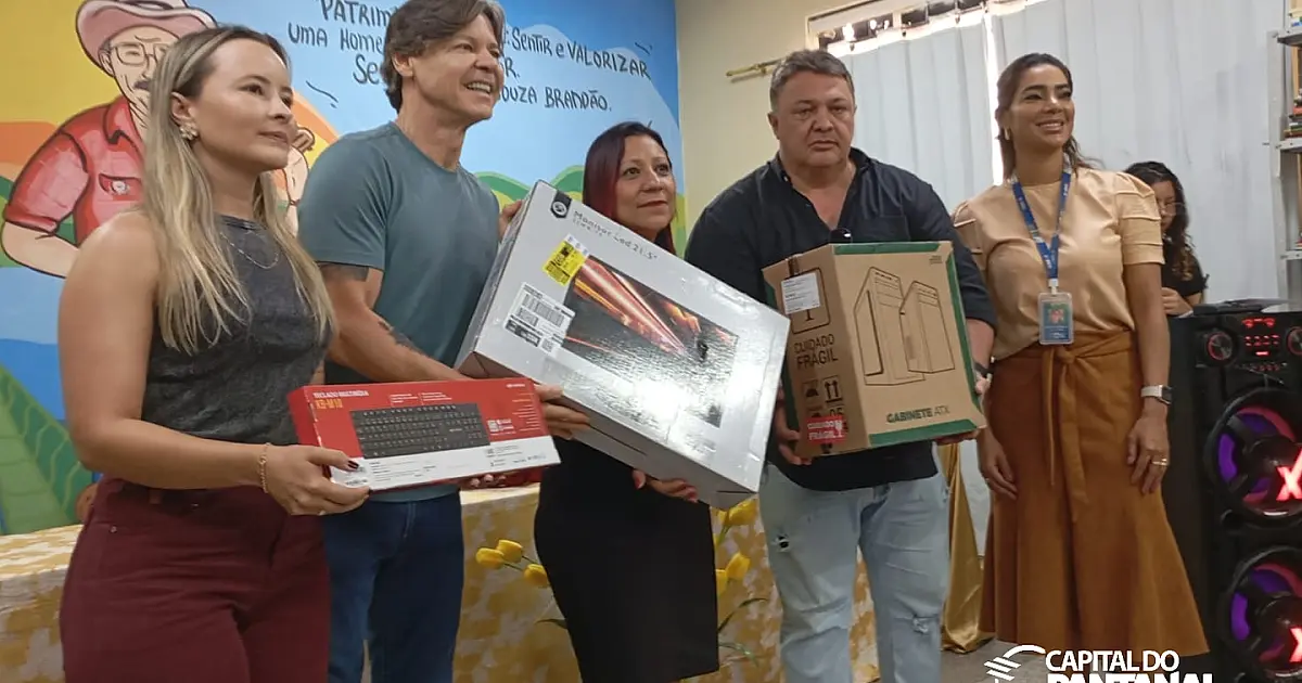 Paulo Duarte entrega R$ 400 mil em emendas à escolas de Corumbá e Ladário