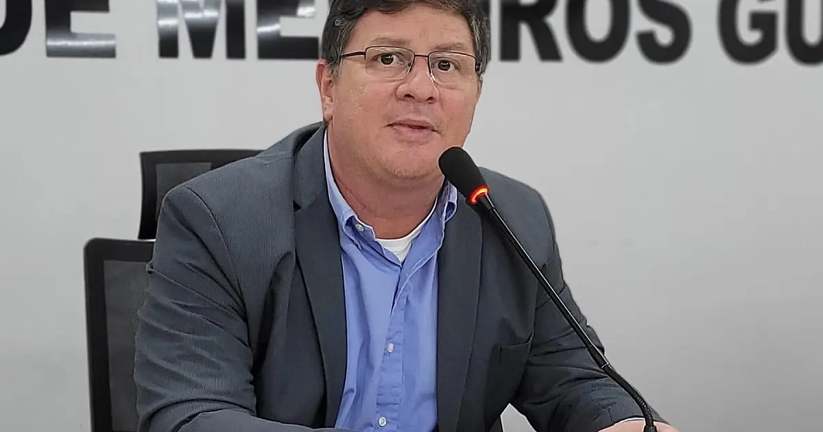 Bira sugere painéis de energia fotovoltaica em praças e escolas da Reme de Corumbá