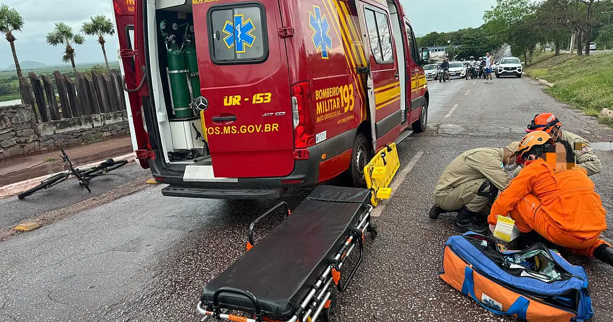 Motociclista é resgatada com suspeita de fratura na Rio Branco