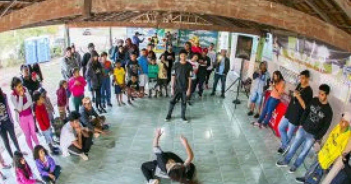 Com participação de jovens, 'Arte nos Bairros' descentraliza acesso à cultura