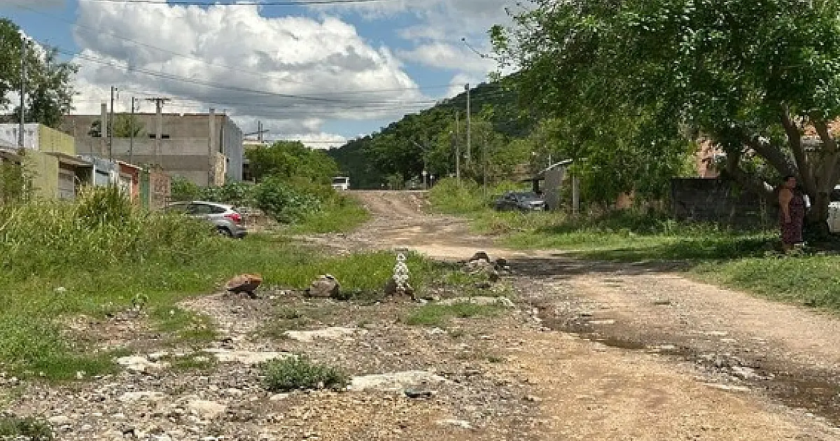 Nanah cobra drenagem e pavimentação asfáltica em rua do Aeroporto