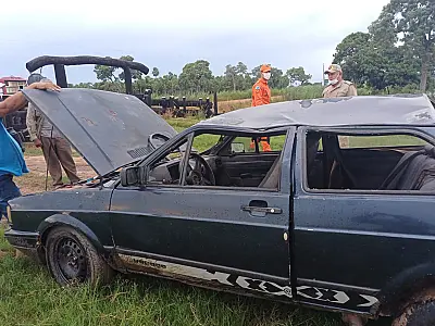 Capotamento na Estrada Parque deixa dois homens feridos