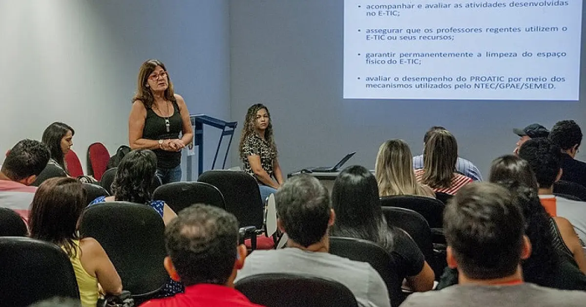 Educação promove formação sobre tecnologia educacional