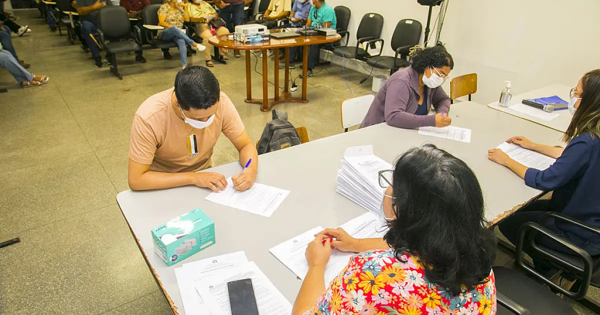 Com mais 32 aprovados em concurso público, Prefeitura dá sequência à posse de servidores