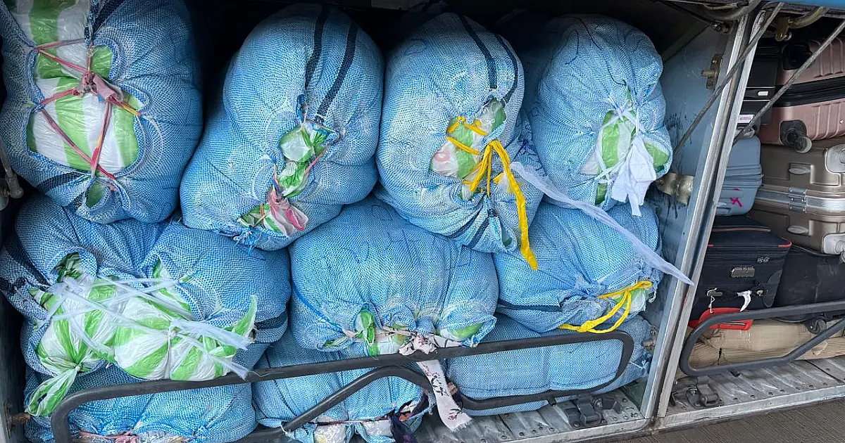 Operação apreende 2,2 kg de cocaína e 5 toneladas de mercadorias irregulares