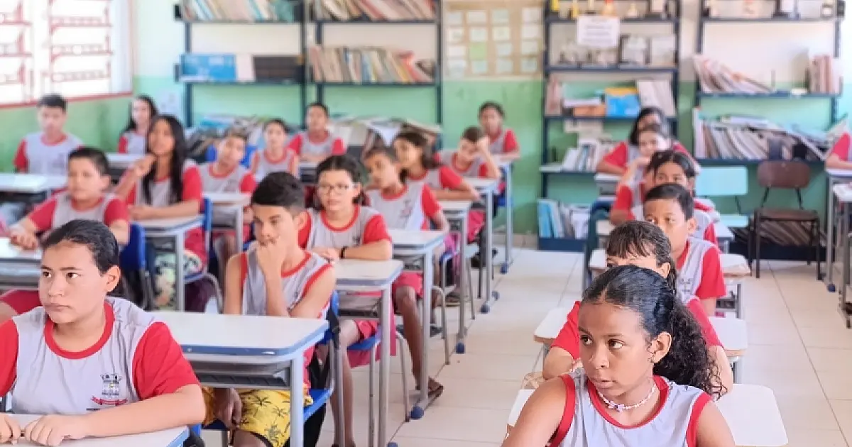 Ladário inicia confirmação de rematrículas da rede municipal para 2026