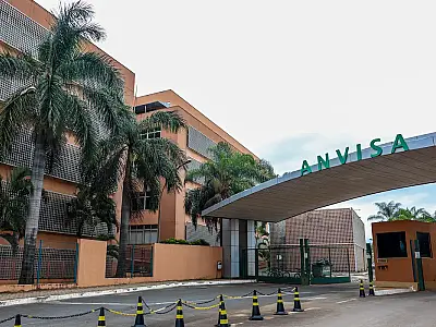 Anvisa proíbe venda de leite condensado e dois suplementos