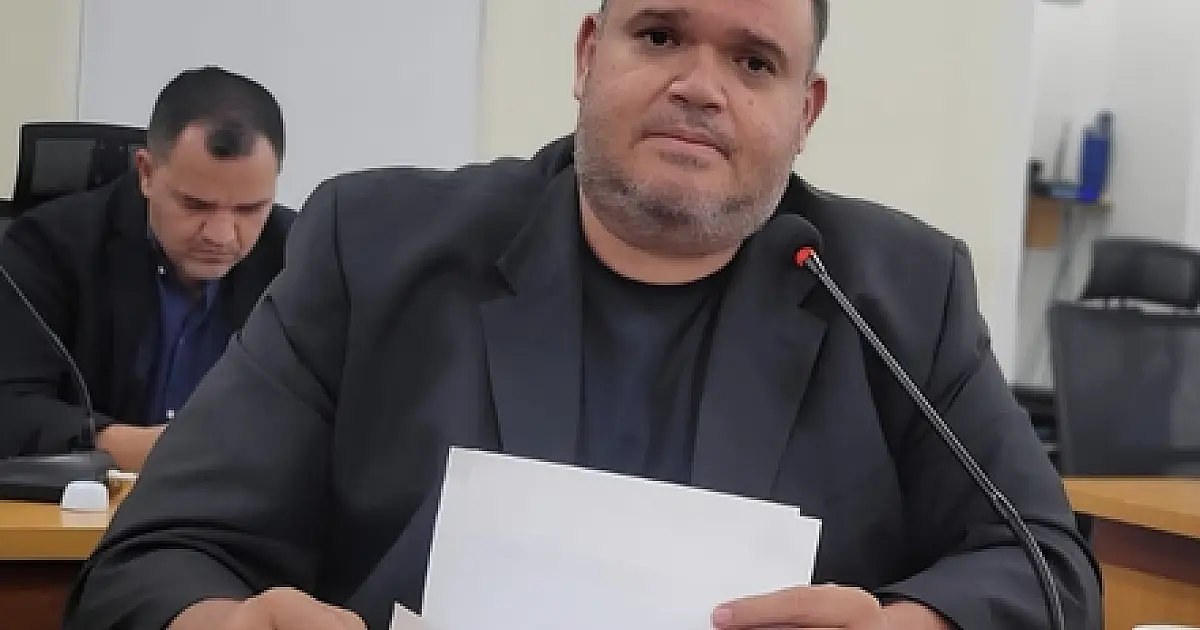 Vereador pede recuperação imediata da escadaria do bairro Beira Rio