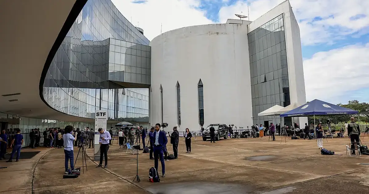 STF decide hoje se Bolsonaro e aliados viram réus pela trama golpista