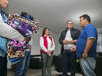 Andorinha doa 100 cobertores para trabalho assistencial do município