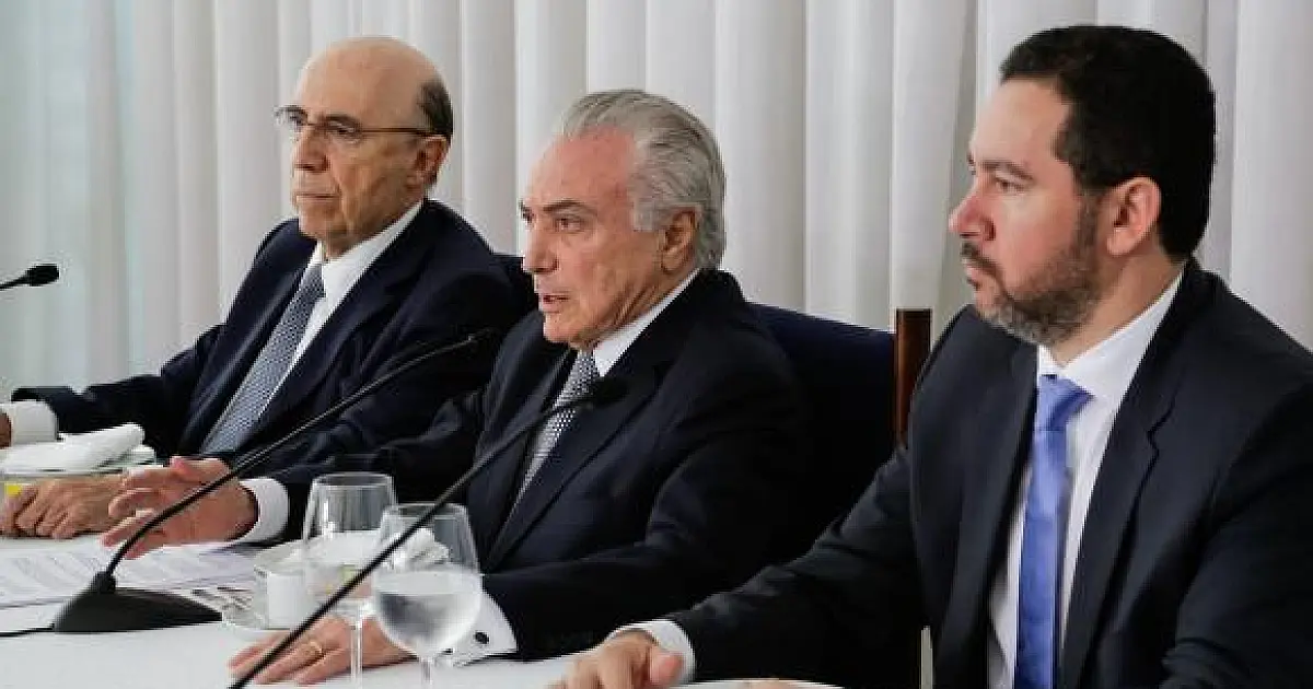 Temer anuncia redução de juros do cartão de crédito e saques do FGTS