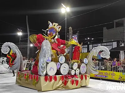 Imperatriz Corumbaense abre desfiles com enredo que celebra 15 anos de história