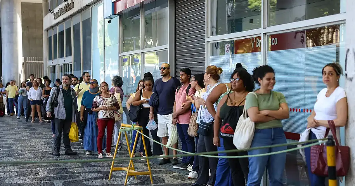 Mais de 42 mil fazem provas discursivas do CNU 2025 neste domingo